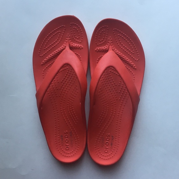crocs iconic comfort flip flops